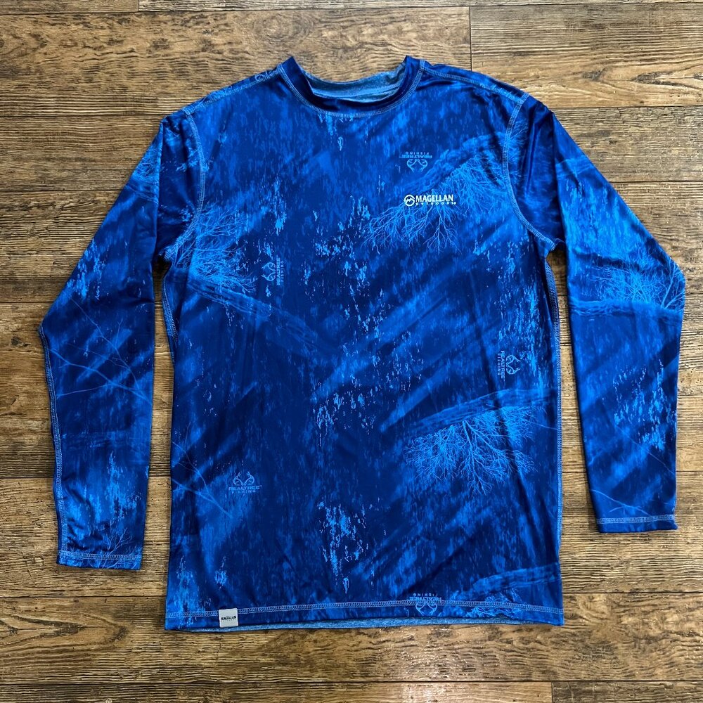 Magellan Outdoors Realtree Fishing Reversible Blue Long Sleeve Shirt Small